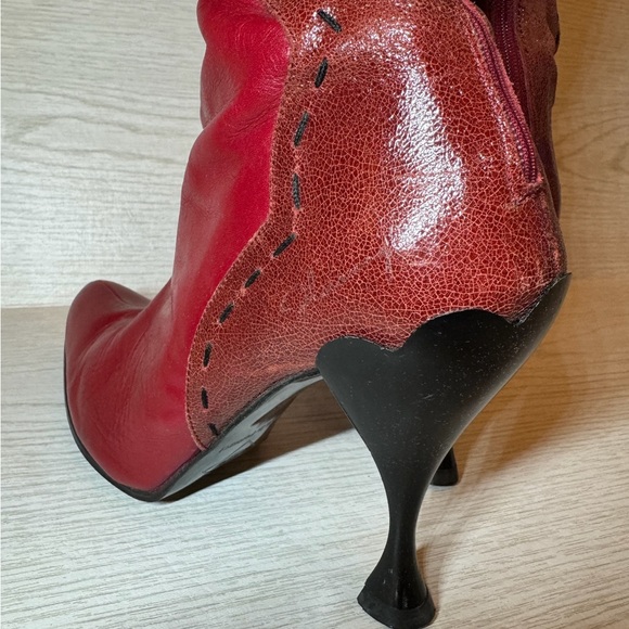 JOHN FLUEVOG Cherry Bomb Sculpted Heel Boots Sz 10 - Picture 4 of 6